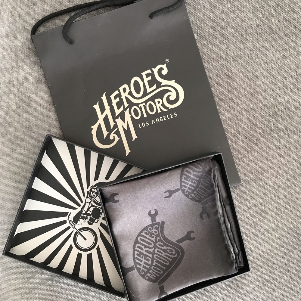 NWT Heroes Motors Los Angeles Scarf